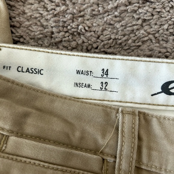 Eddie Bauer Classic Fit Khakis (34/32) - Picture 5 of 6